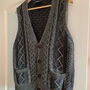 Men’s 100% Merino Wool vest sweater, new